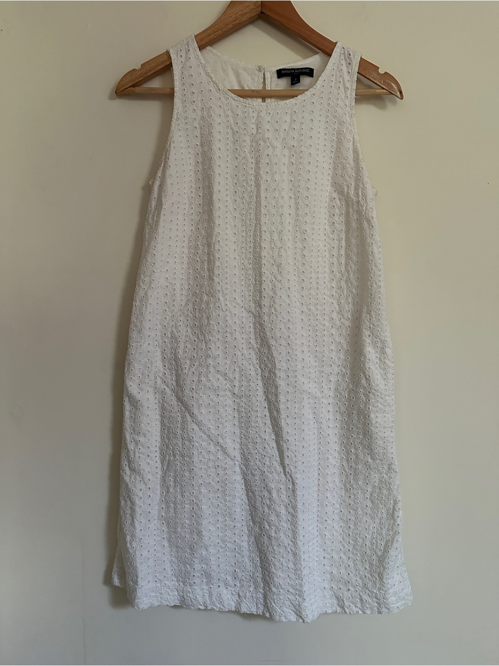 Banana Republic Sleeveless White Eyelet Dress